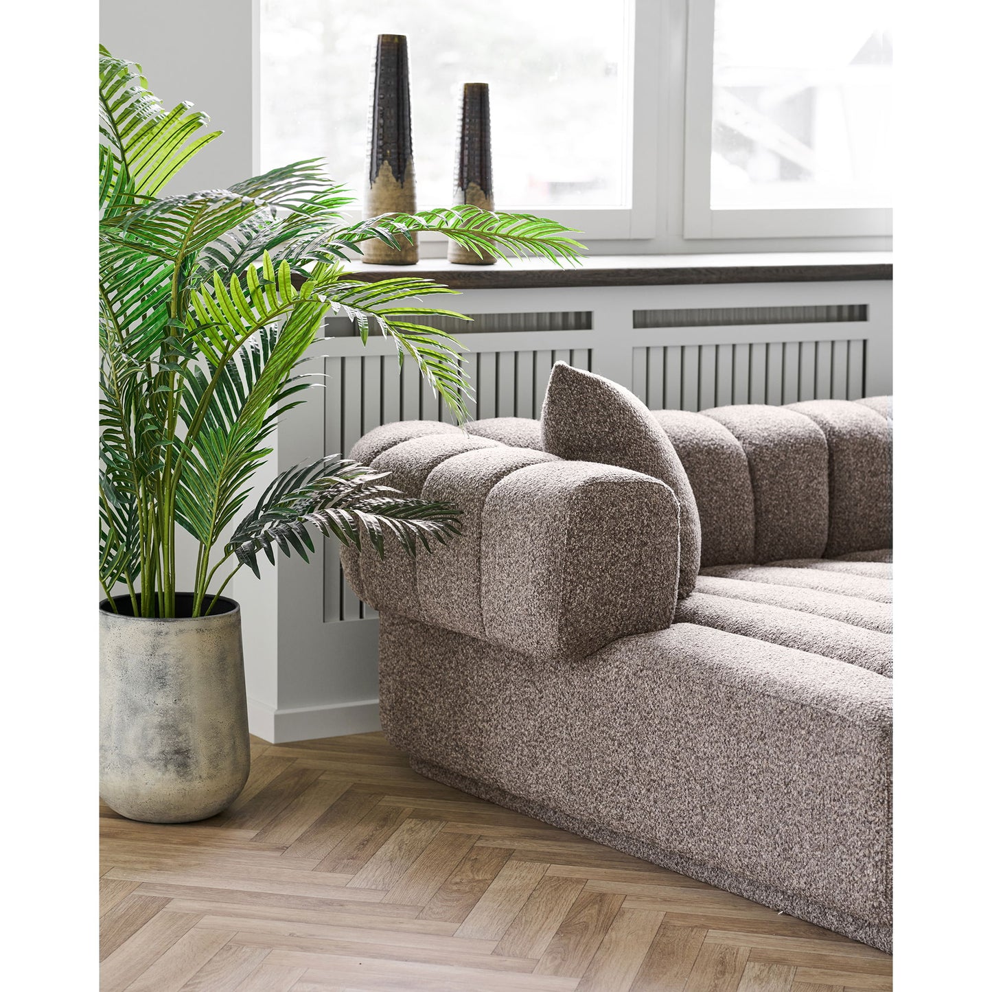 Canapea lounge cu 3 perne, orientare stanga, maro, in living
