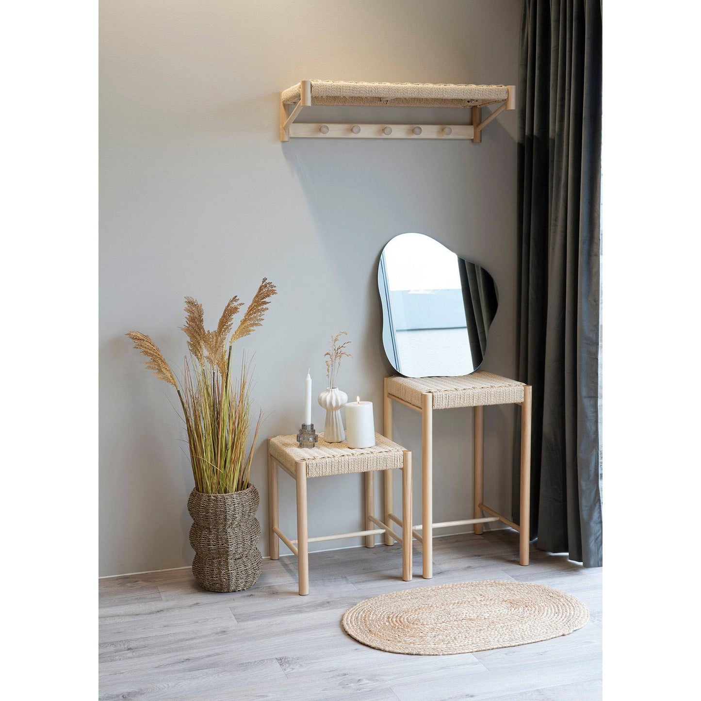Taburet cu sezut din rachita natur, in living