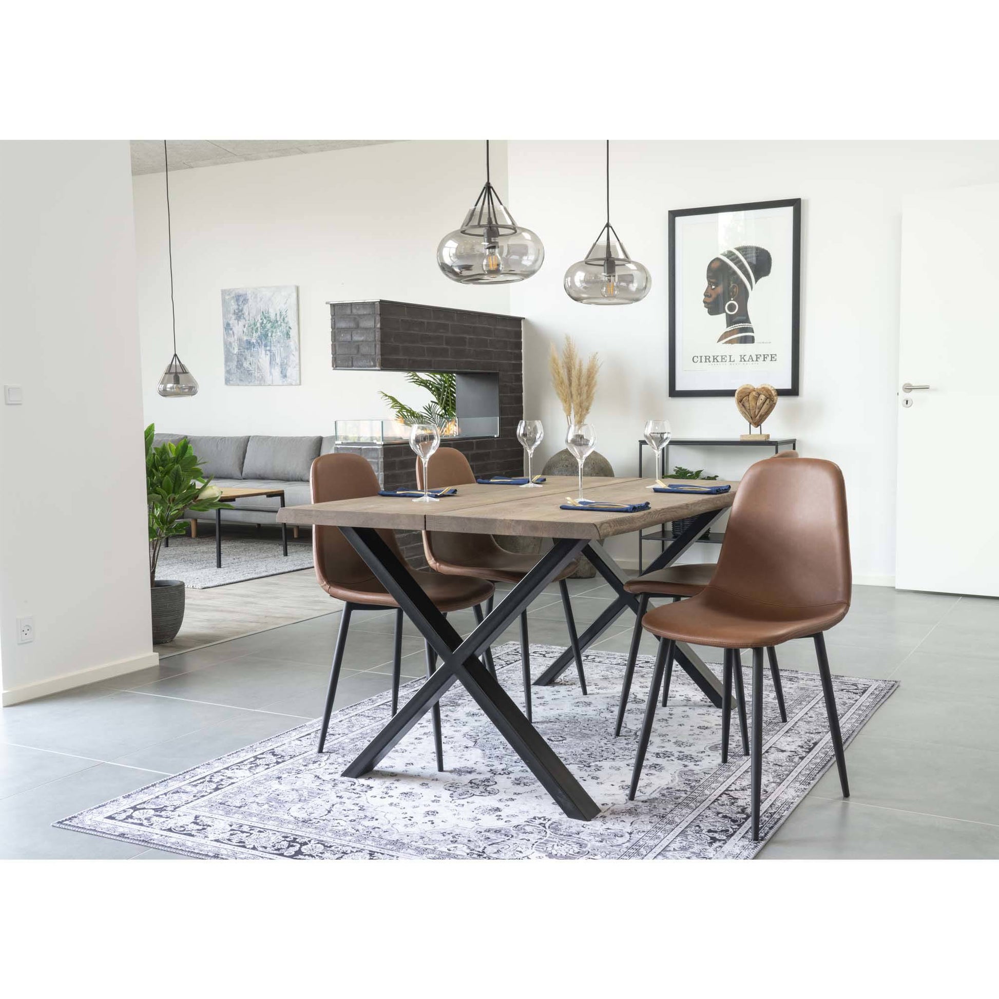 scaun de dining, piele PU, vintage maro deschis, picioare negre - living bej