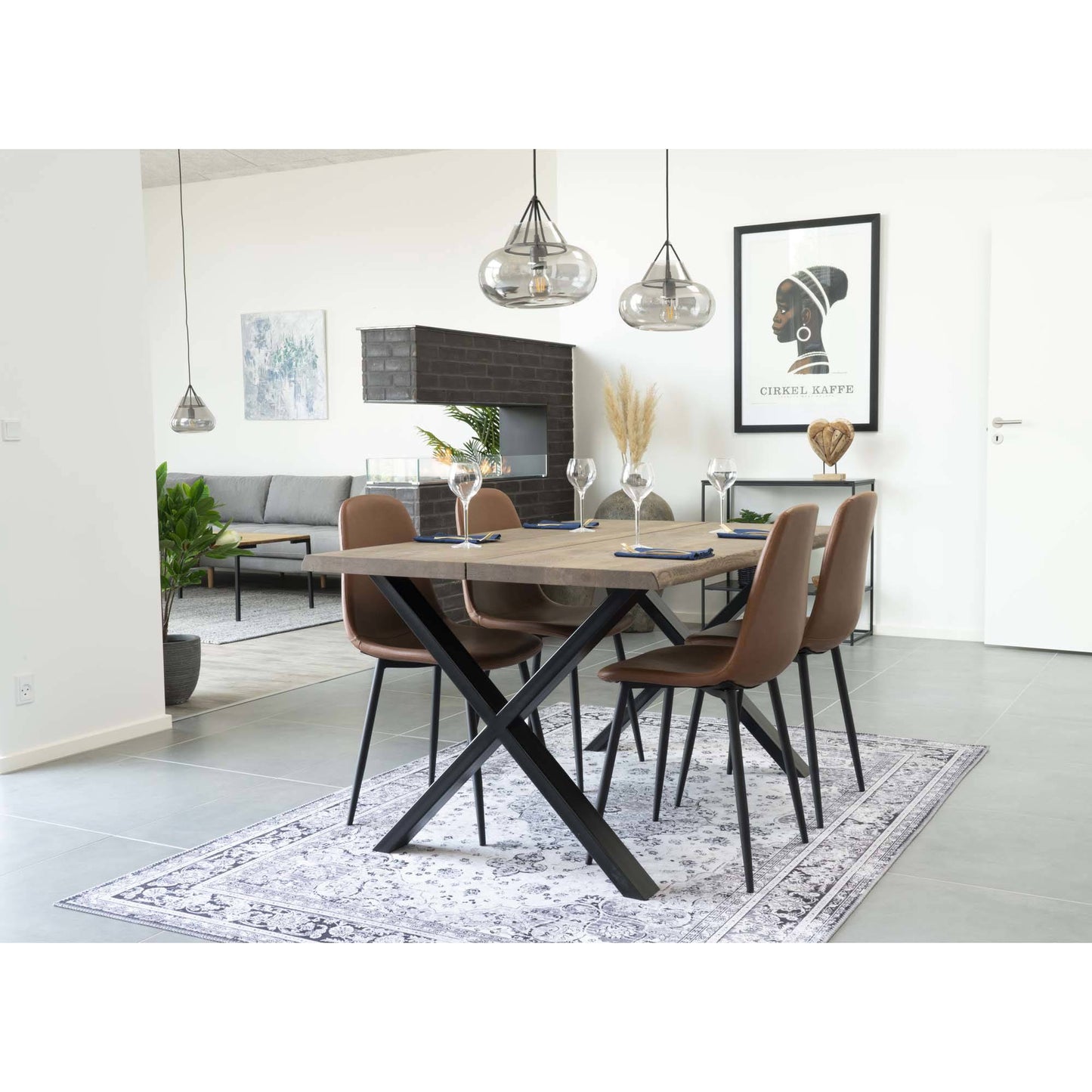 scaun de dining, piele PU, vintage maro deschis, picioare negre - living bej