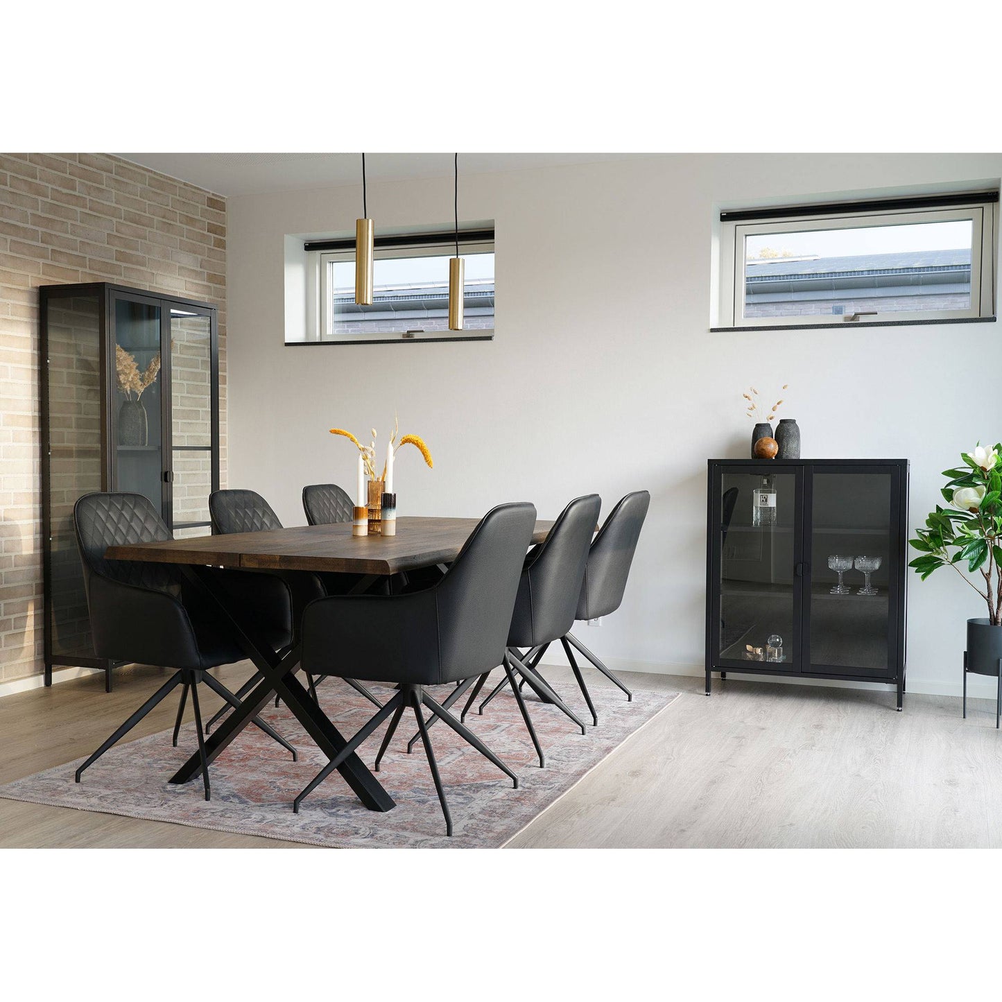  Scaun de dining rotativ, piele PU, negru, picioare negre, in living scandinav modern