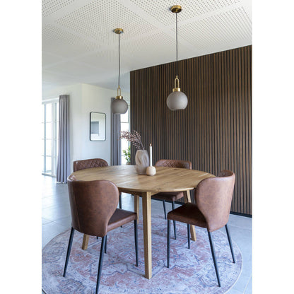 Scaun de dining, maro vintage, picioare negre, in living contemporan