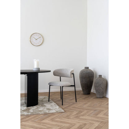 Scaun de dining, material bouclé, nisipiu, picioare negre, in living bej