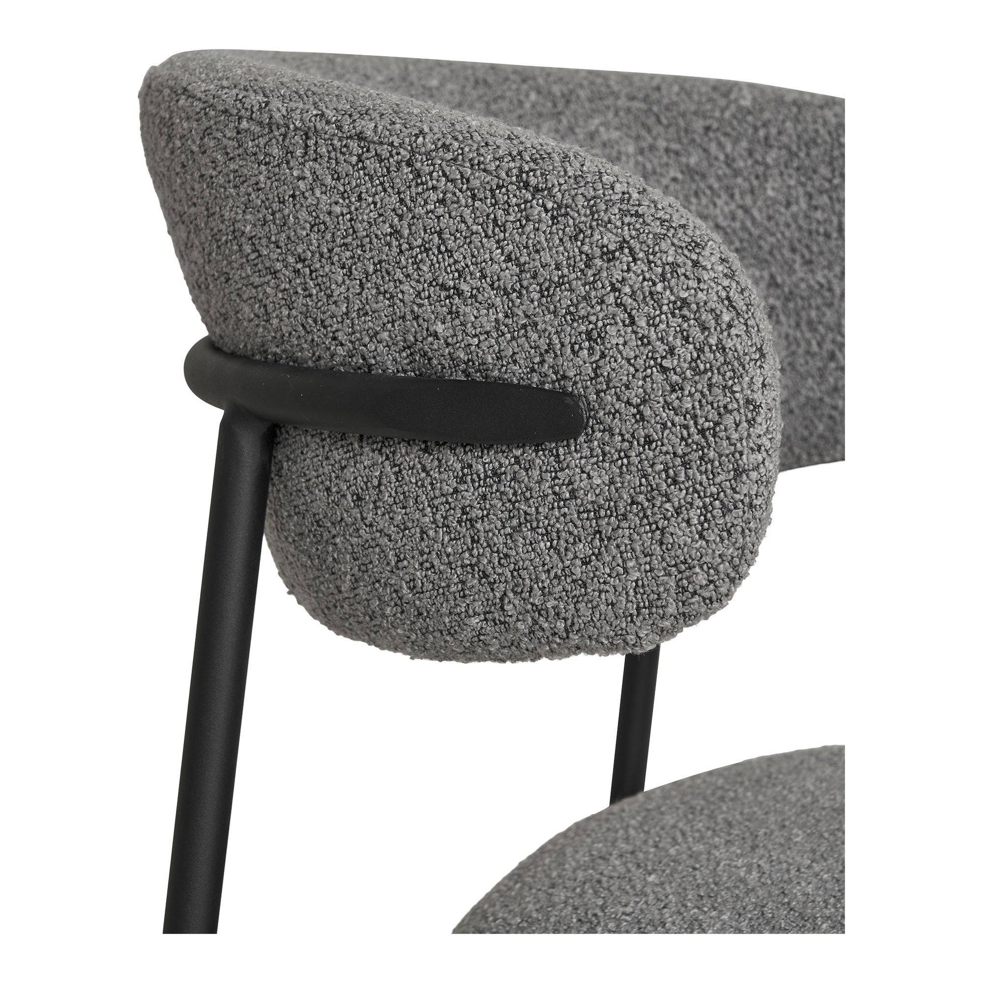 Scaun de dining, material bouclé, gri deschis, picioare negre, detaliu spatar