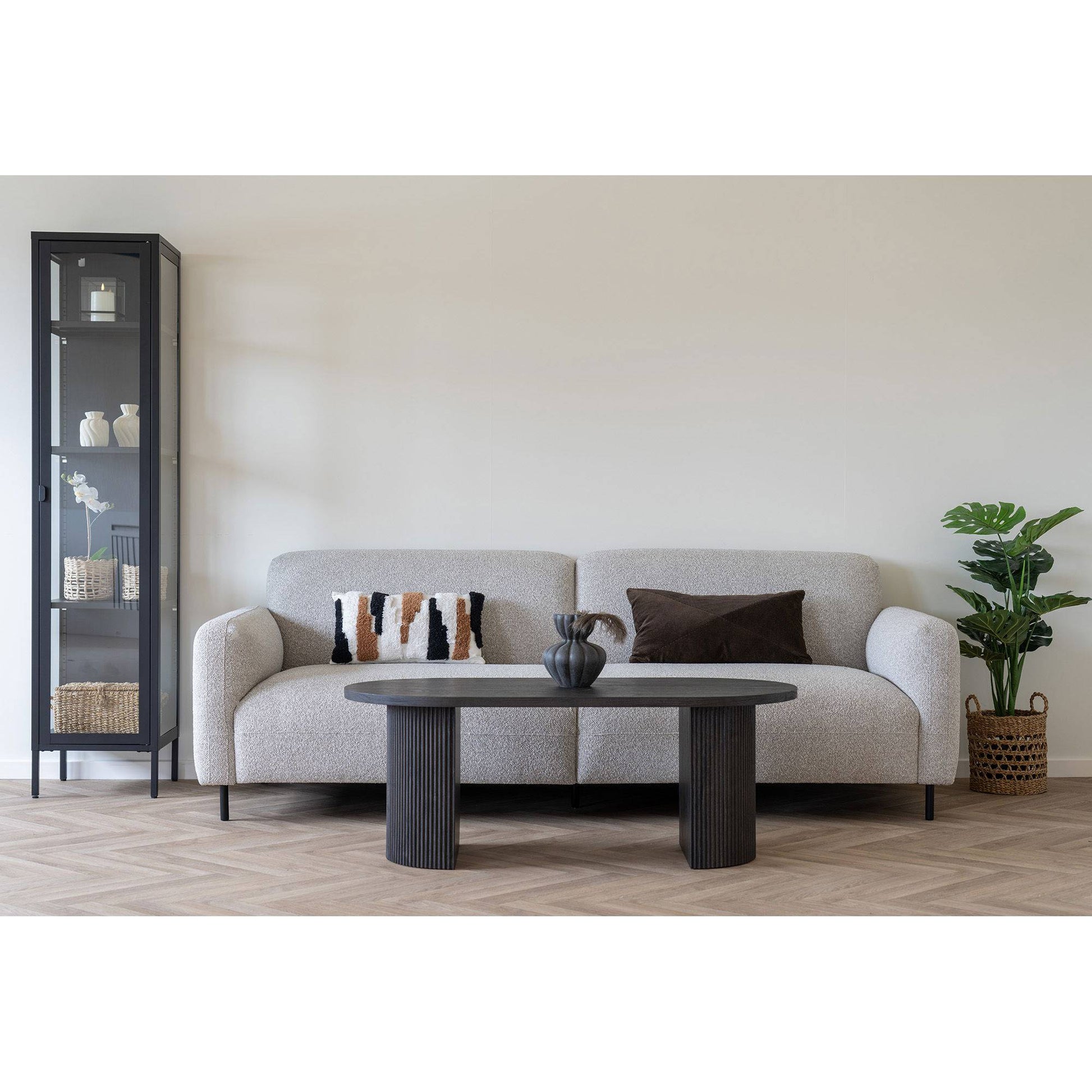 Canapea cu 3 locuri, bouclé, gri deschis, in living sandinav modern