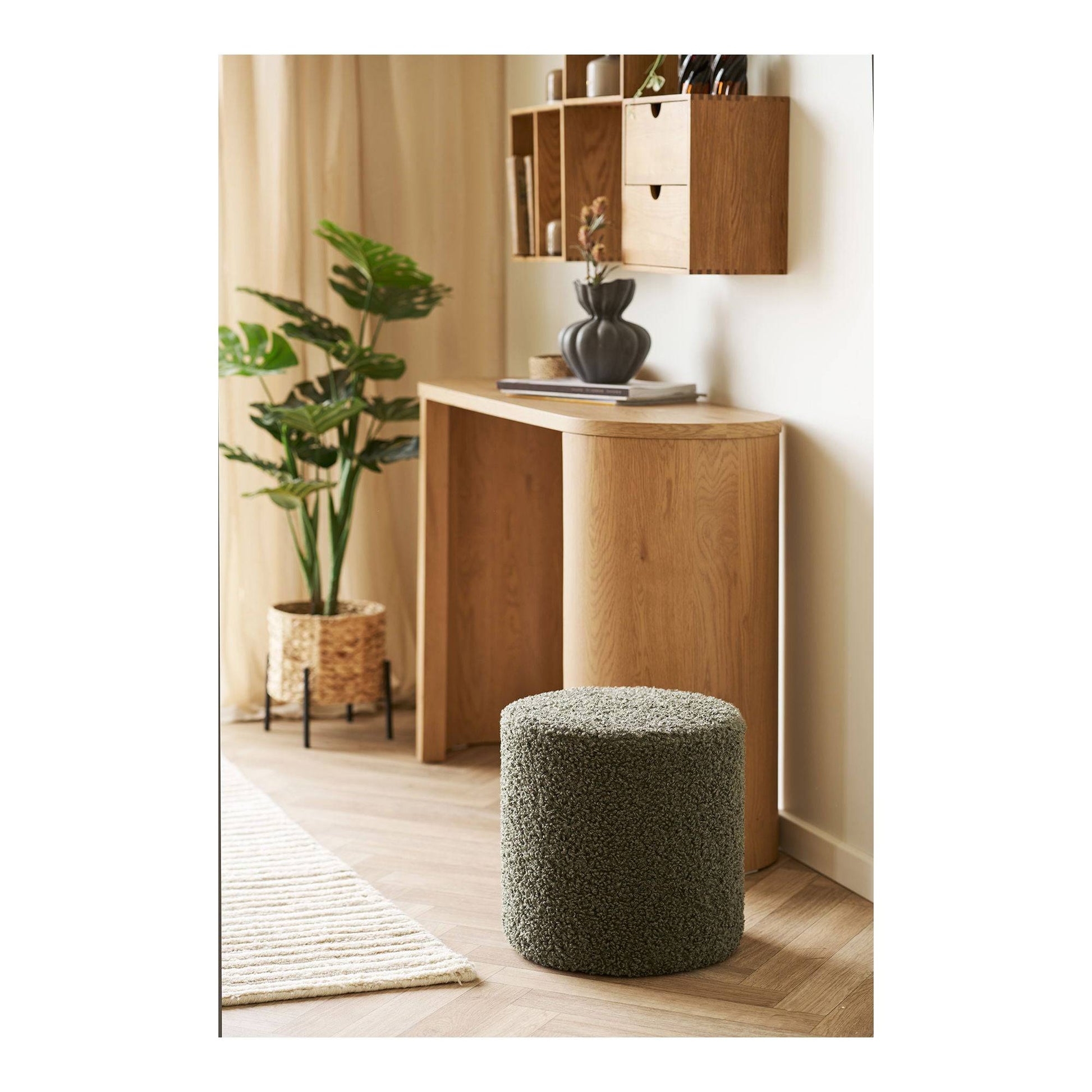 Taburet din teddy, verde, in living