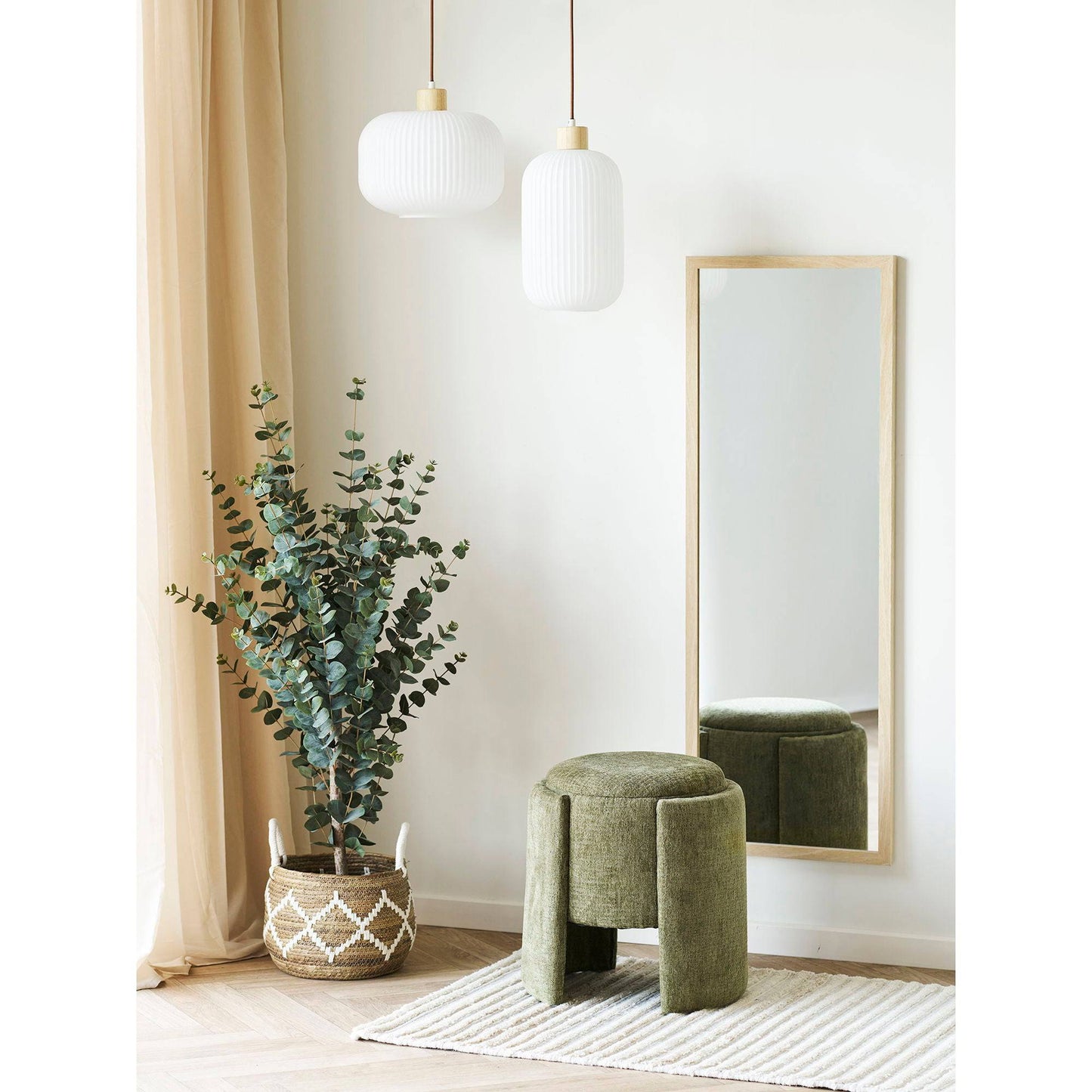  taburet verde, in living