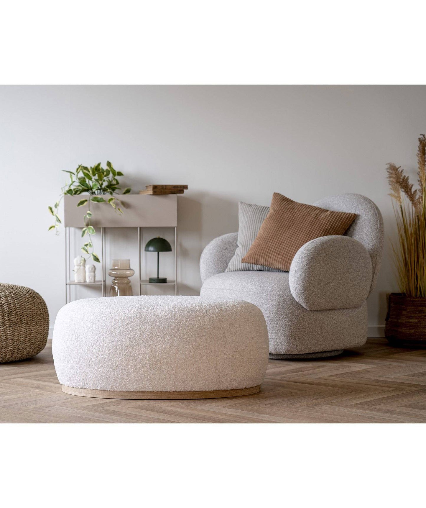taburet cu tapiterie teddy, alb, in living
