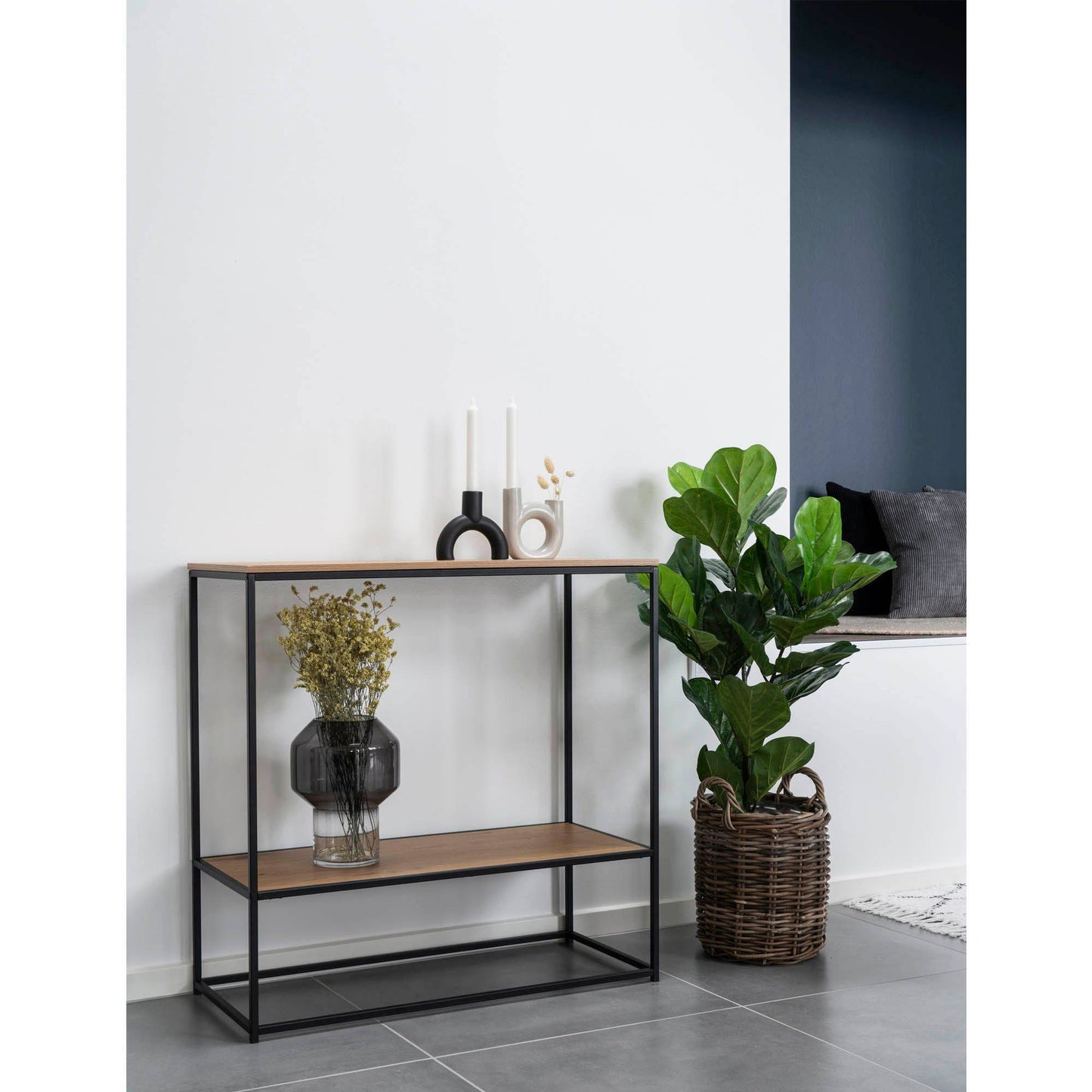 Consola cu 2 rafturi, aspect stejar, rama neagra, in living