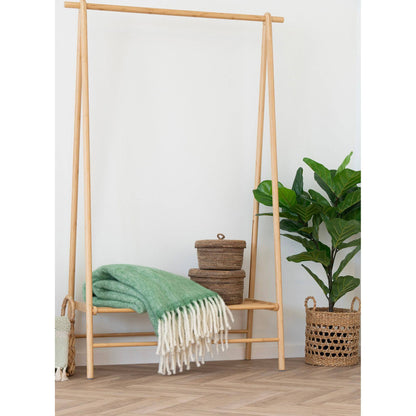 Pled din mix de lana, in living scandinav