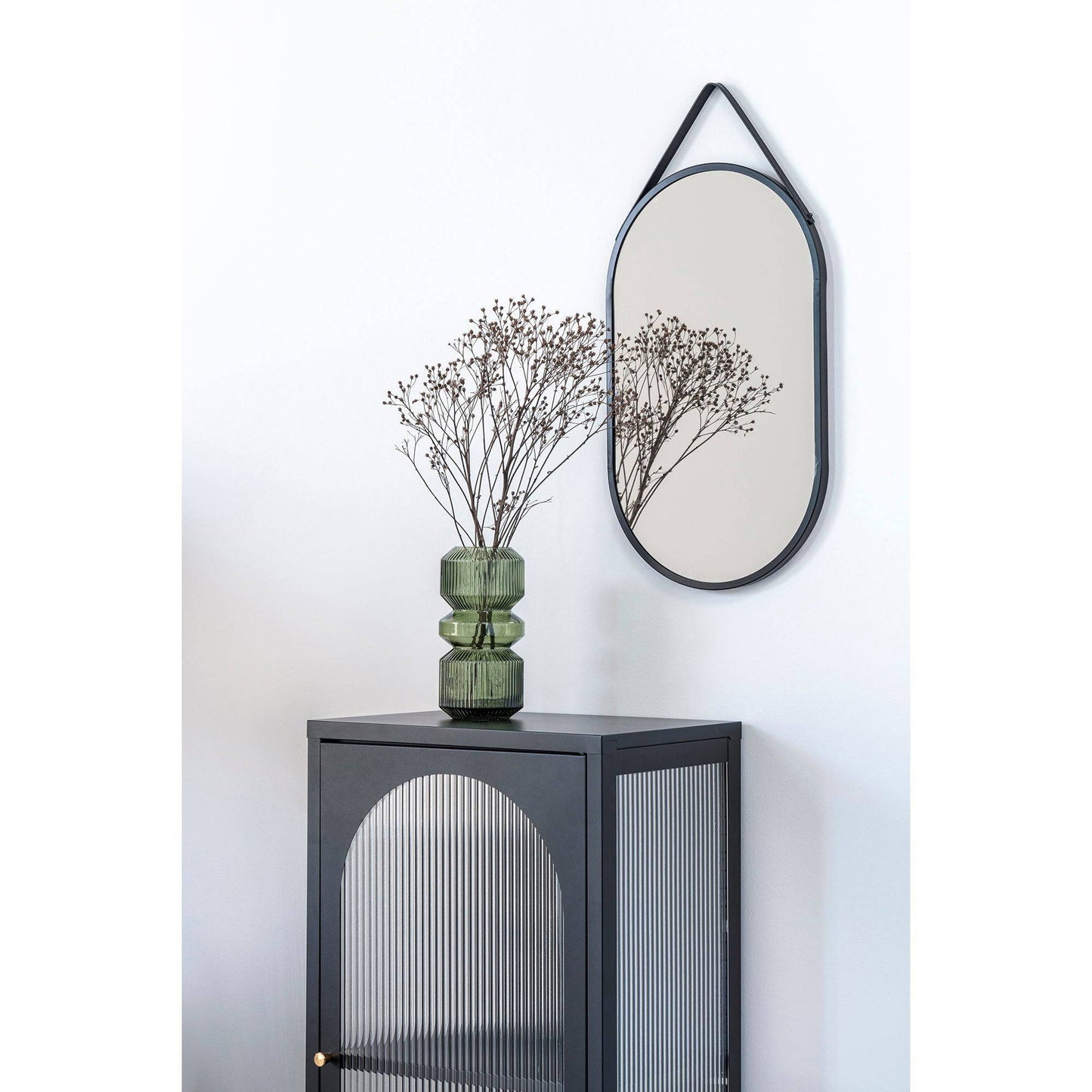Oglinda din otel/piele artificiala, negru, in living scandinav