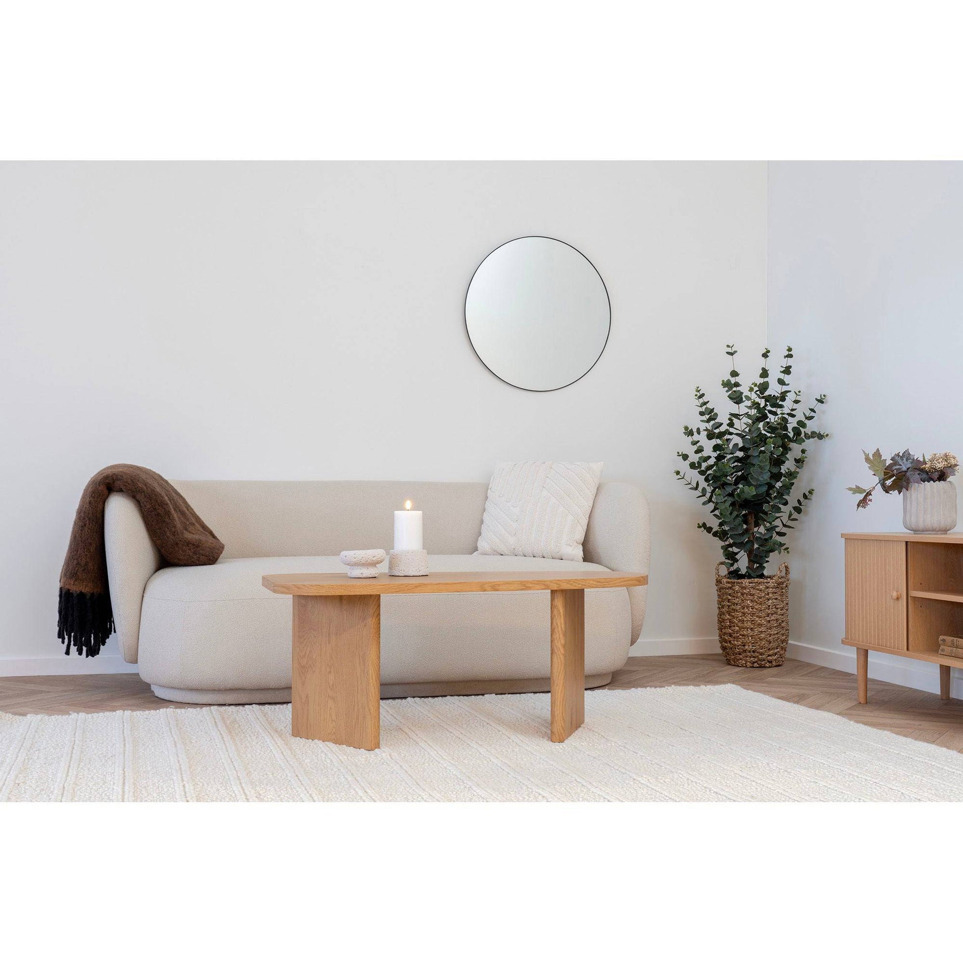 Oglinda din otel negru, in living