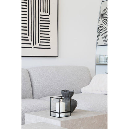 Vaza din ceramica neagra, in living scandinav