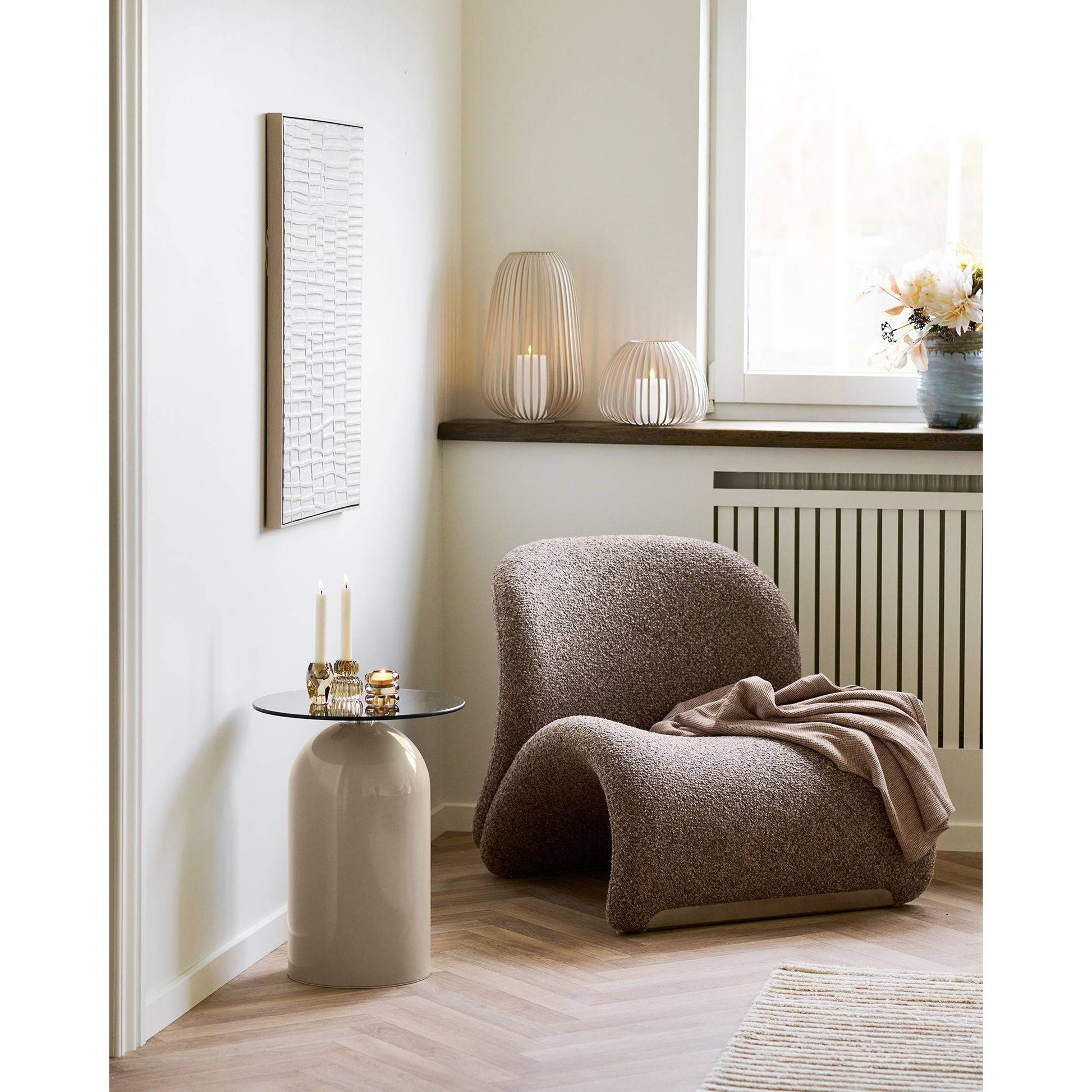 Vaza din ceramica, albastru deschis, in living