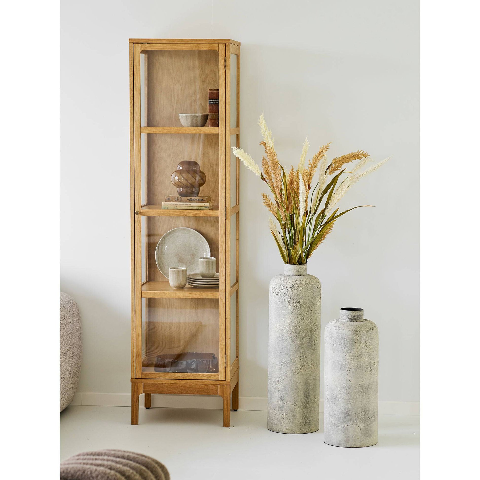 Vas decorativ din metal, bej antichizat, in living