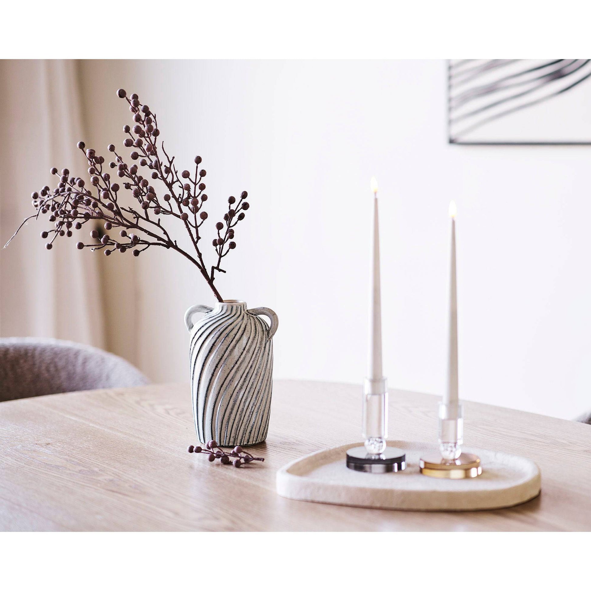 Suport pentru lumanare, gri/alb, in living