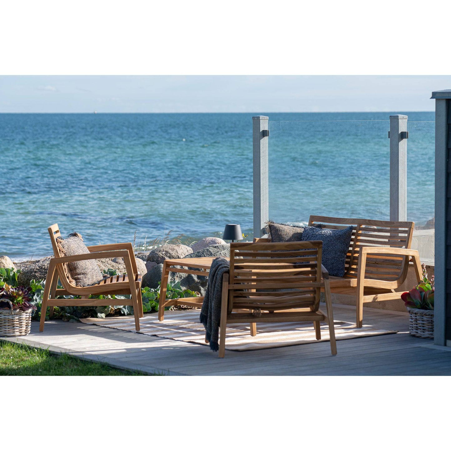 Set lounge din tec, natur cu perne incluse, pe terasa