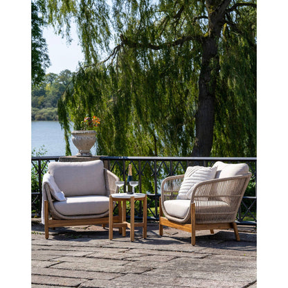 Fotoliu din salcam, bej, incl. perna, pe terasa
