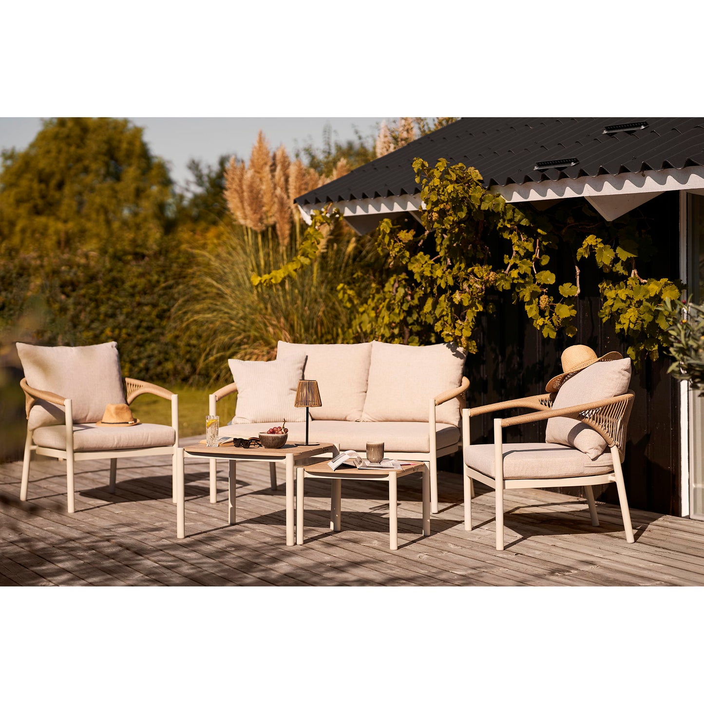 Abela Set lounge, aluminiu/lemn artificial/poliester/PE ratan, folosit la exterior