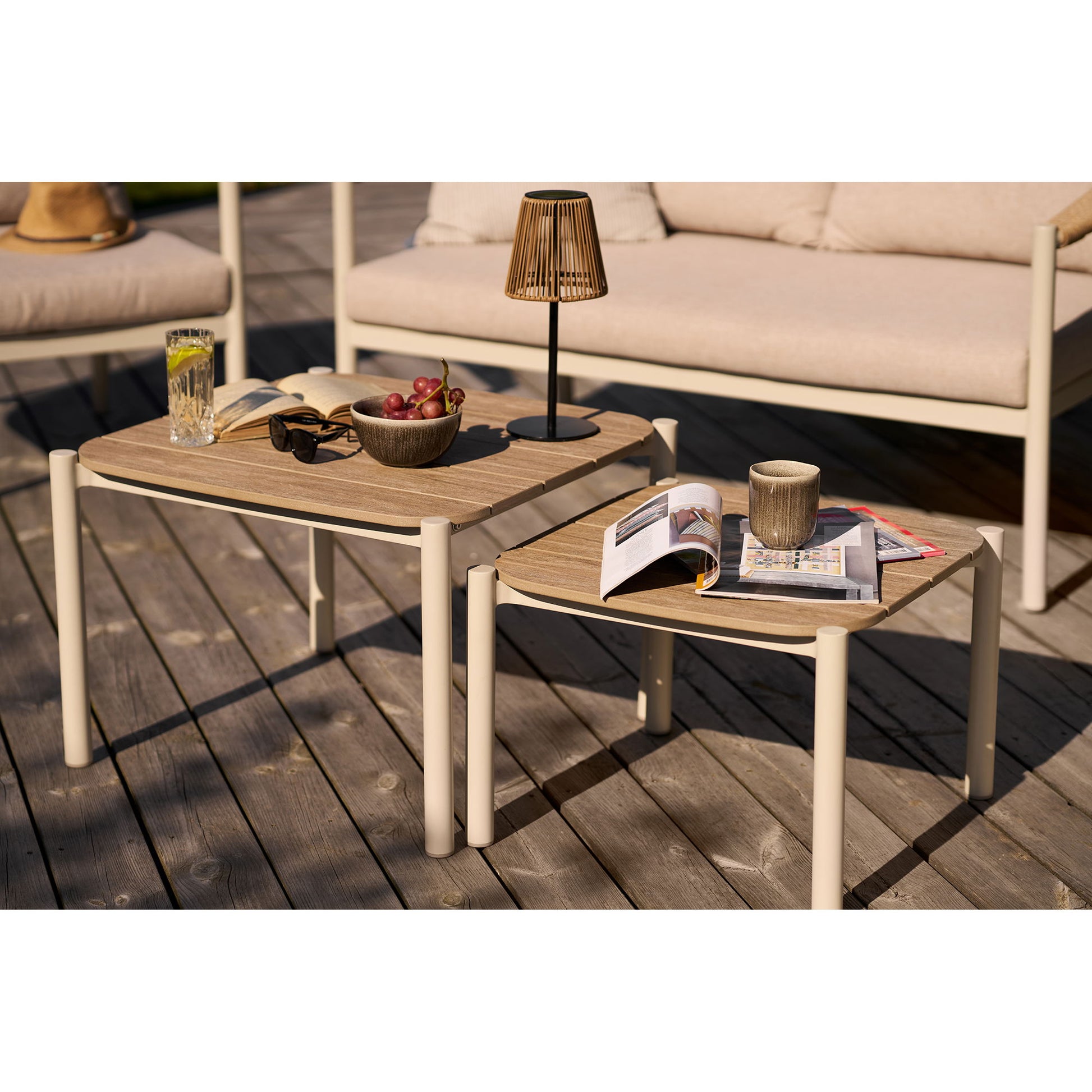 Abela Set lounge, aluminiu/lemn artificial/poliester/PE ratan, folosit la exterior