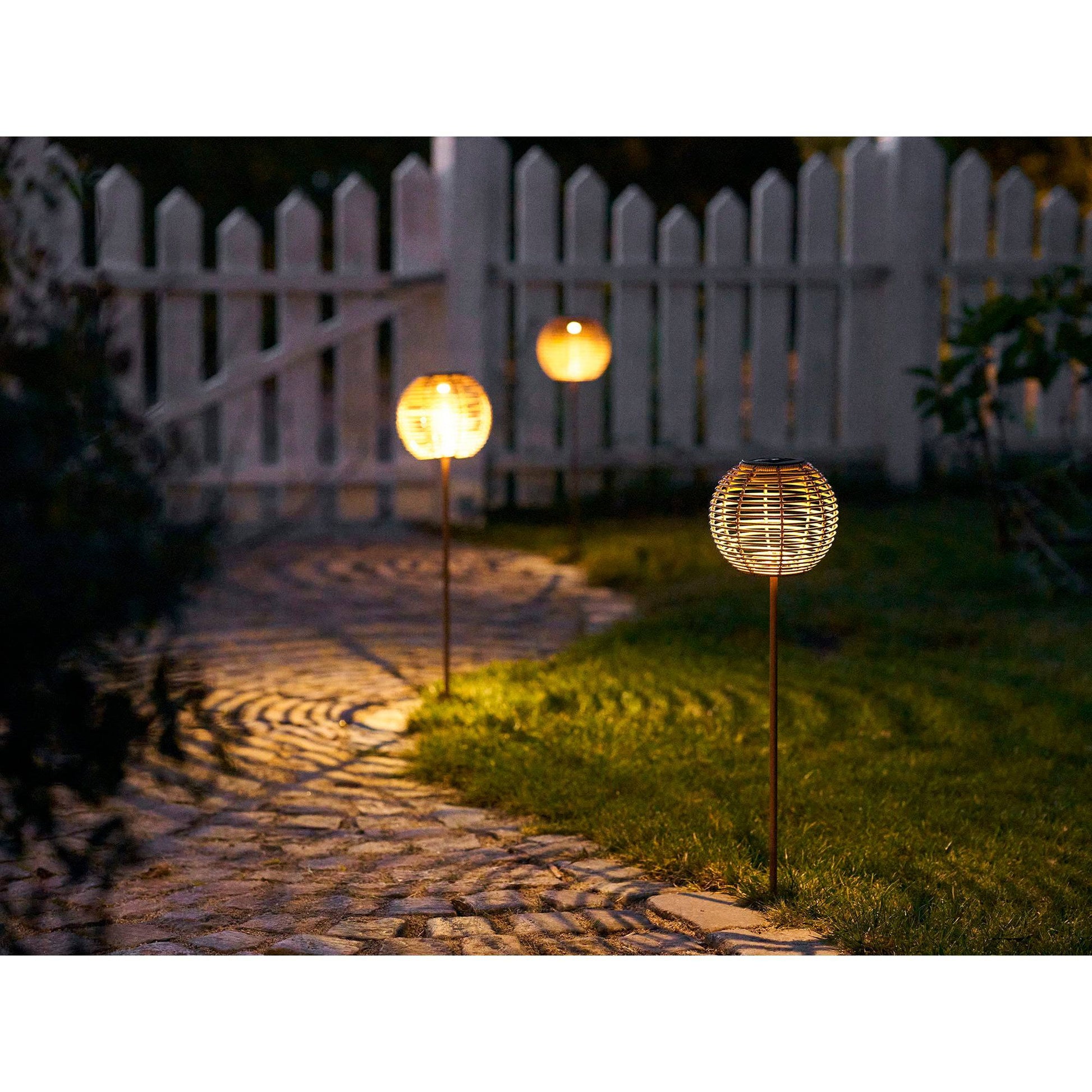 lampa reincarcabila cu panou solar integrat