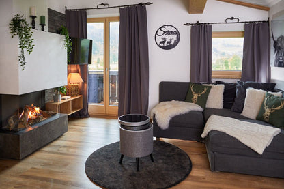 Masa eleganta cu sistem audio HiFi Bluetooth