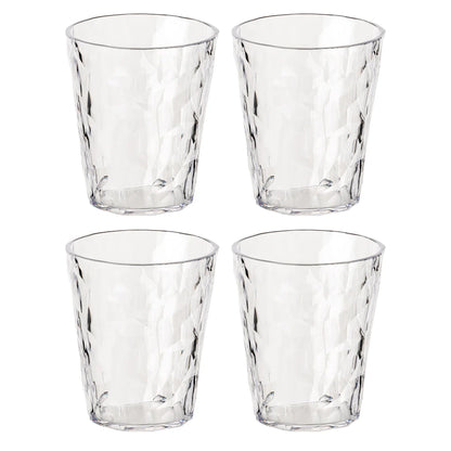 Set de patru pahare incasabile, cu design texturat, pe fundal alb